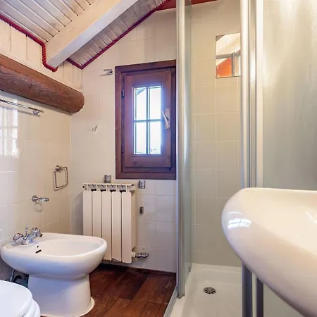 Sailor House Near Pianello Del Lario